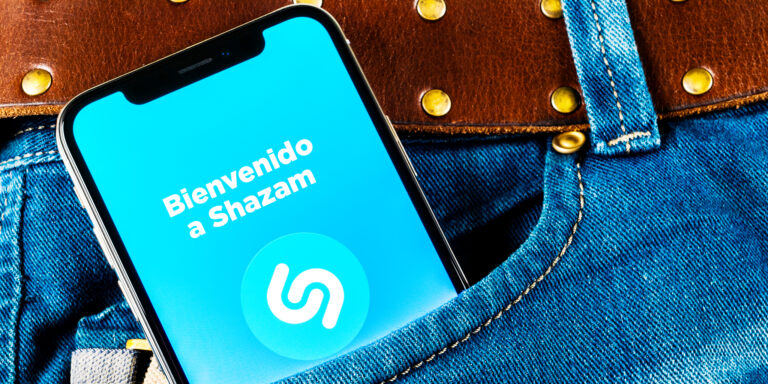 Lee más sobre el artículo ¡No te Pierdas Ninguna Canción! Aprende a Usar Shazam como un Pro